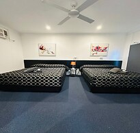 Twin Swans Motel