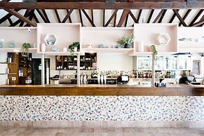Avoca Beach Hotel