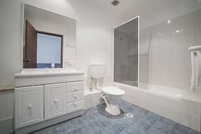 Avoca Beach Hotel