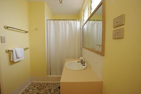 Shoredrive Motel