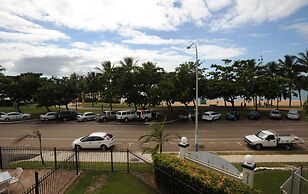 Shoredrive Motel