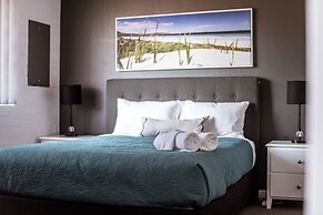 Archipelago Apartments