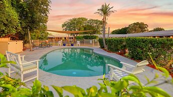 Riverland Motor Inn & River's Restaurant