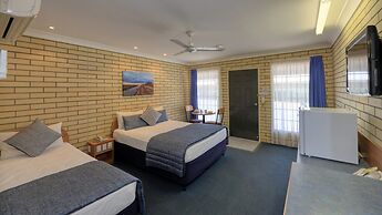 Riverland Motor Inn & River's Restaurant
