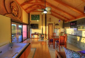 Maleny Tropical Retreat Balinese B&B