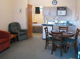 Blue Dolphin Motel