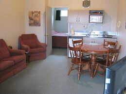 Blue Dolphin Motel