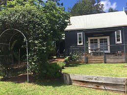 Hillview Cottages