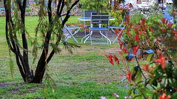 Azalea Motel