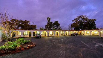 Azalea Motel