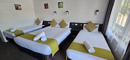 Azalea Motel