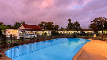 Azalea Motel