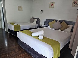 Azalea Motel