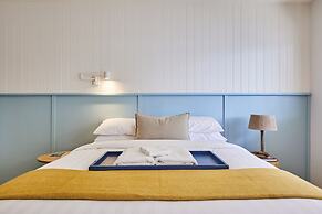 Blue Water Motel