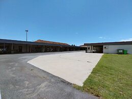 Tropic Coast Motel
