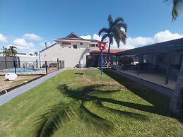 Tropic Coast Motel
