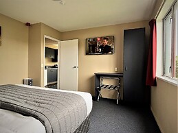 Phoenix Motel