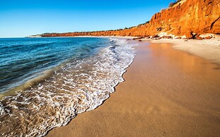 Shark Bay Seafront Apartments