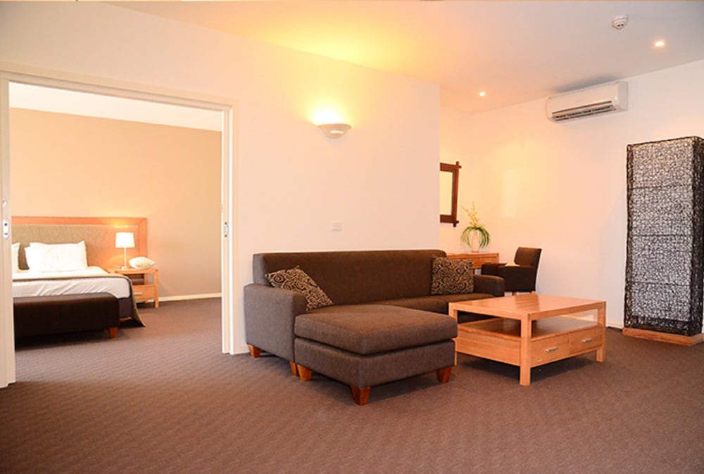 Mornington Hotel
