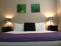 Smerdon Lodge Motel