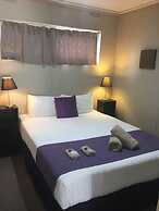 Smerdon Lodge Motel