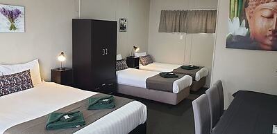 Smerdon Lodge Motel