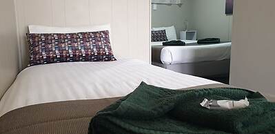 Smerdon Lodge Motel