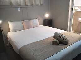 Smerdon Lodge Motel