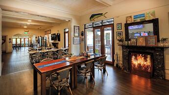 Maclean Hotel