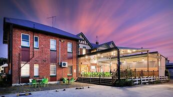 Maclean Hotel