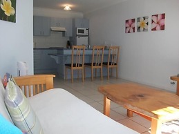 Lakeshore Lodge
