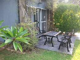 Lakeshore Lodge