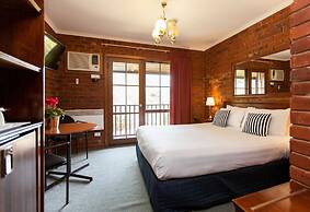 Armour Motor Inn