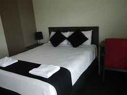 Dooleys Capella Tavern and Motel