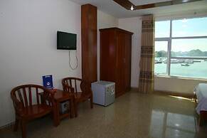 My Ngoc Hotel Catba