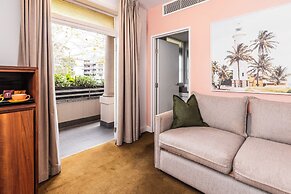 The Lucky Hotel