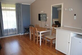 Airlie House Motor Inn