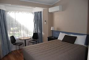 Airlie House Motor Inn