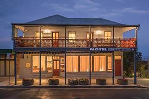 Heritage House Motel & Units