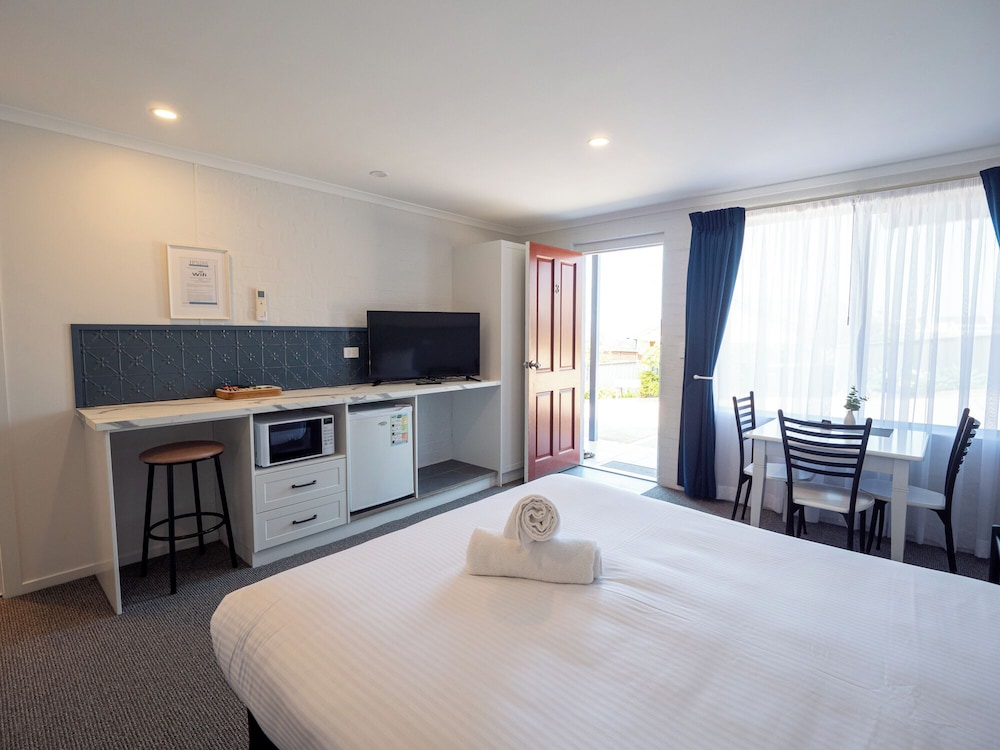 Heritage House Motel & Units