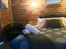 Paddle Wheel Motel