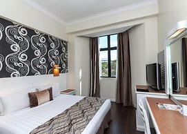 REGALODGE HOTEL & SPA