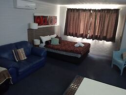 A Raceview Motor Inn