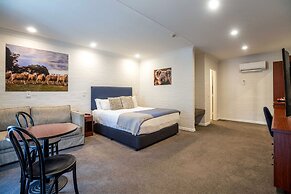 Town Square Motel