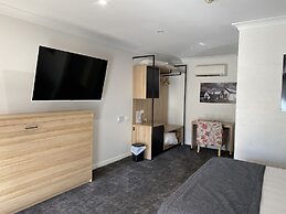 Town Square Motel