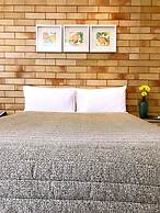Starlight Motor Inn