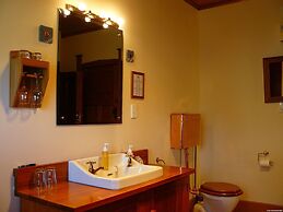 Holly Homestead B&B