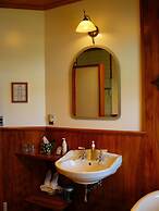 Holly Homestead B&B