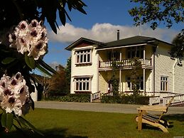 Holly Homestead B&B