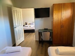 Emerald Explorers Inn